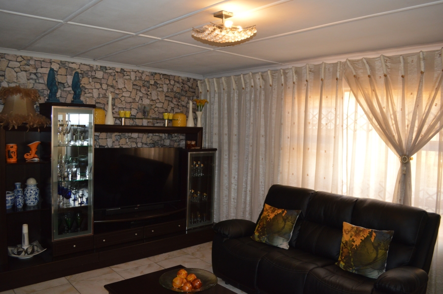 4 Bedroom Property for Sale in Aloevale Eastern Cape